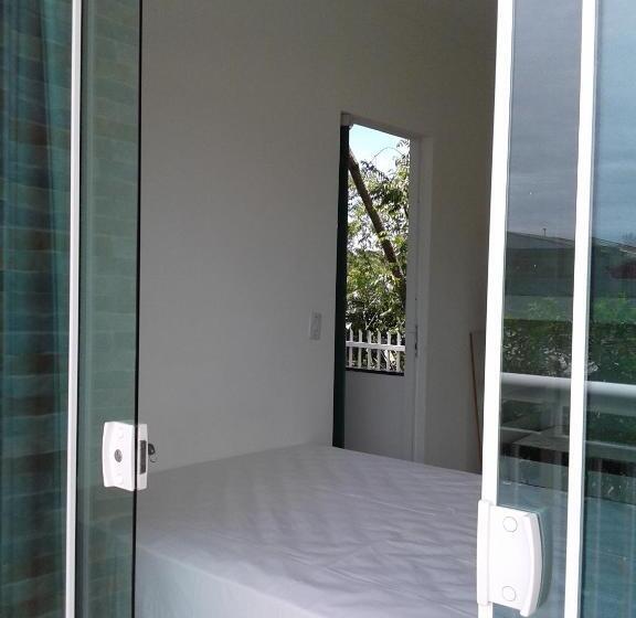 سوییت با چشم‌انداز استخر, Pousada Petunia's