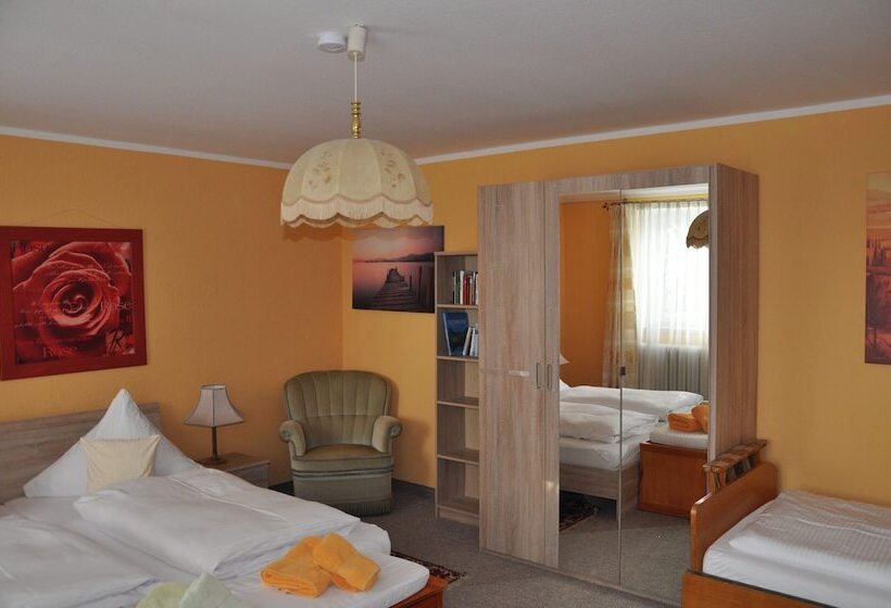 スタンダードトリプルルーム, Pension Haus Gertrud