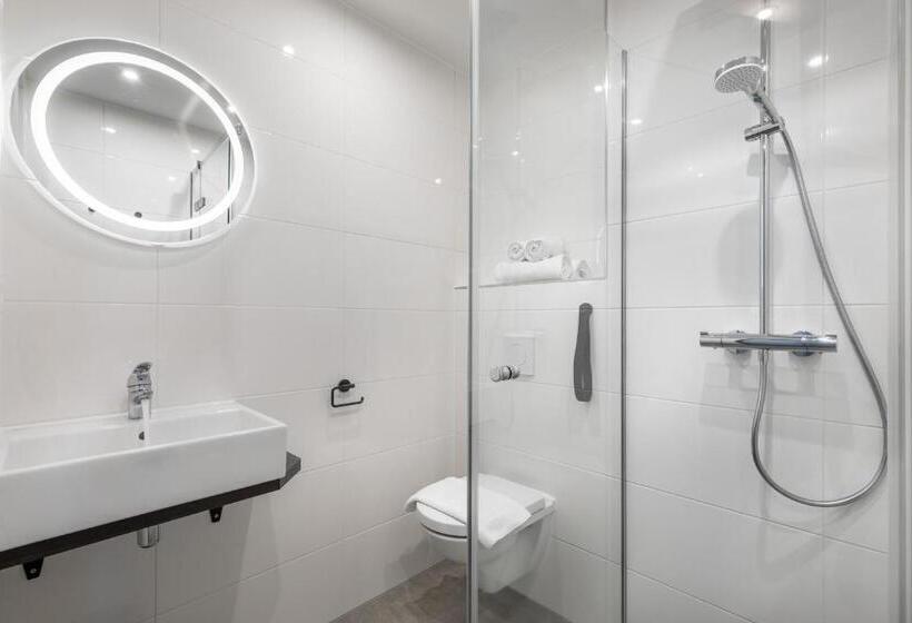 اتاق استاندارد یک نفره, New Kit