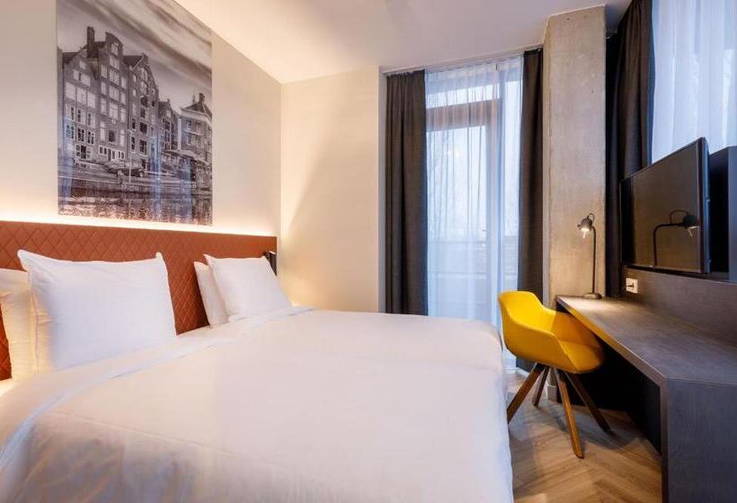 اتاق سوپریور, New Kit