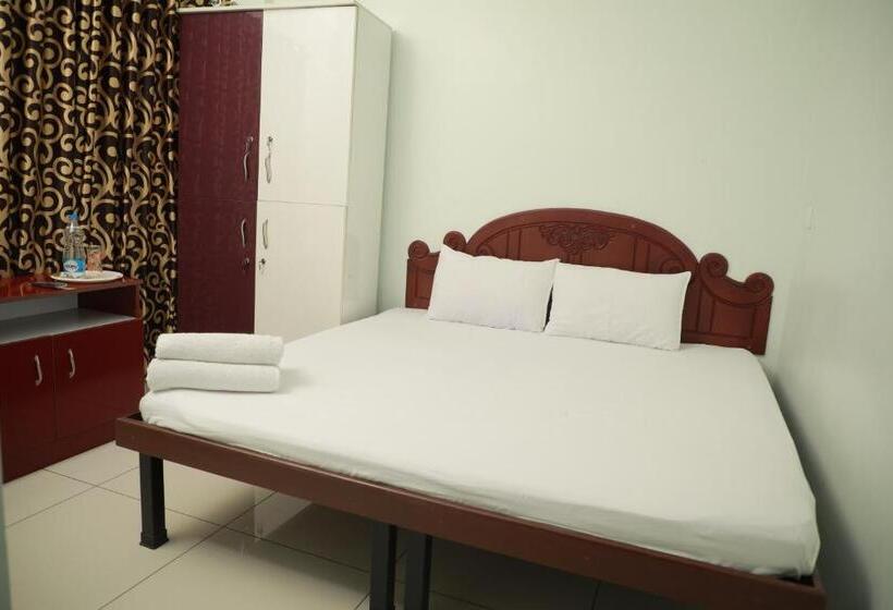 エコノミールーム, Pavithram Residency