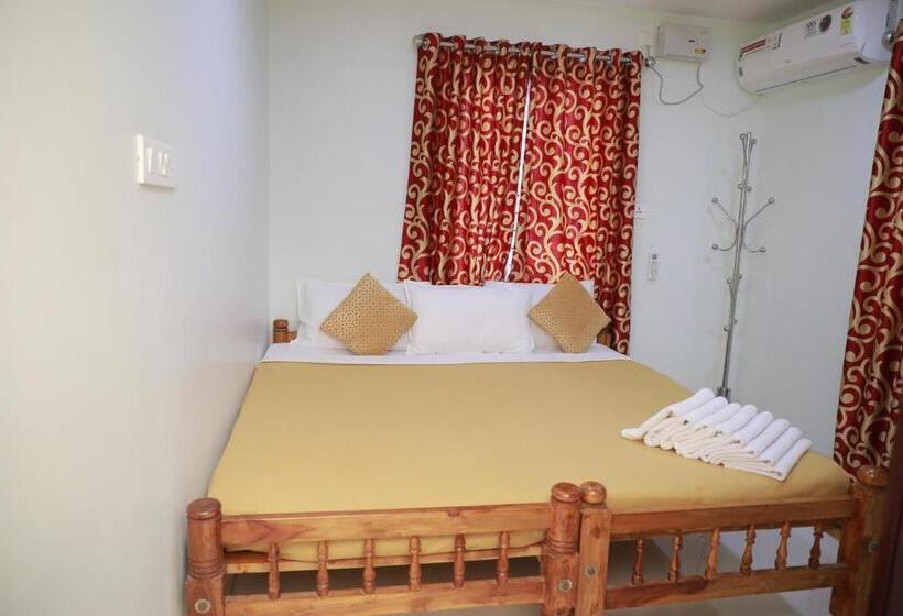 デラックスルーム, Pavithram Residency