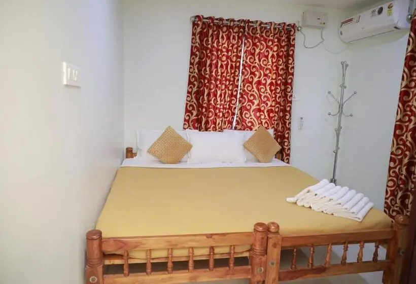 デラックスルーム, Pavithram Residency
