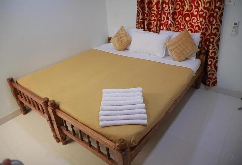 デラックスルーム, Pavithram Residency