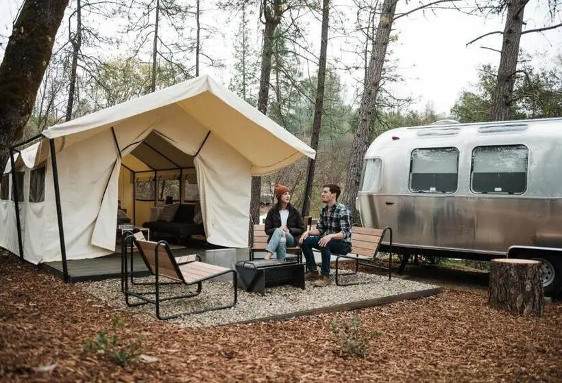 デラックストリプルルーム, Autocamp Yosemite