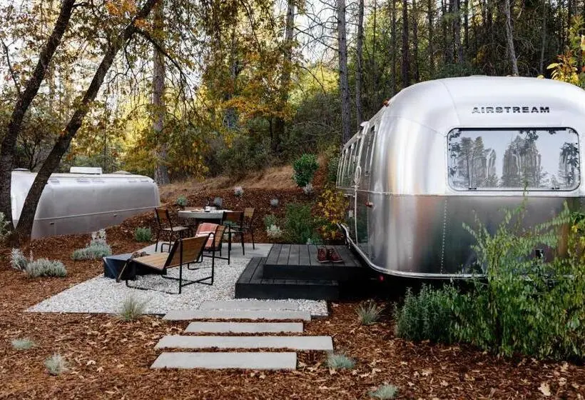 デラックストリプルルーム, Autocamp Yosemite