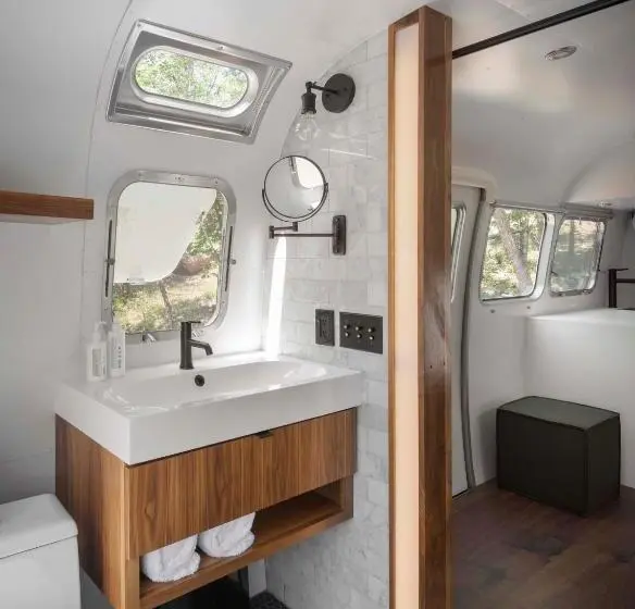 ベーシックトリプルルーム, Autocamp Yosemite