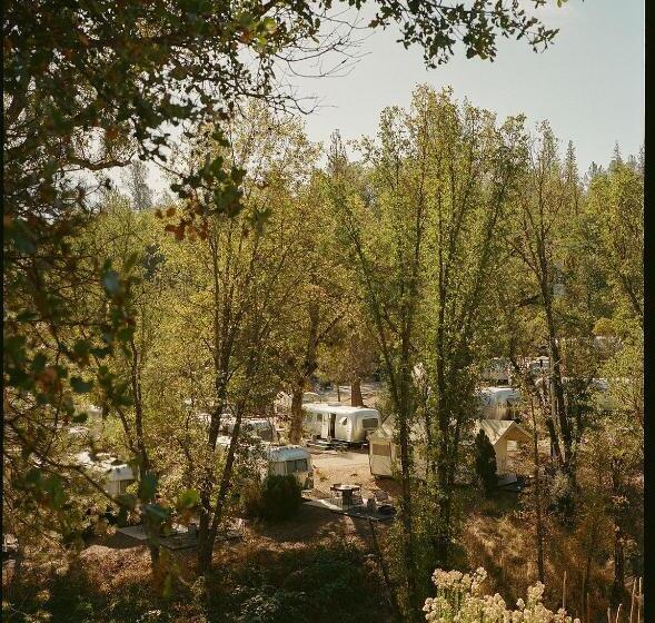 חדר דלוקס לשלושה, Autocamp Yosemite