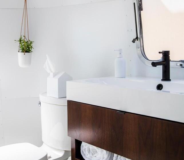 חדר בסיסי לשלושה, Autocamp Yosemite