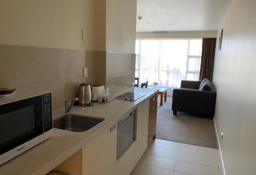 豪华工作室, Boulevard