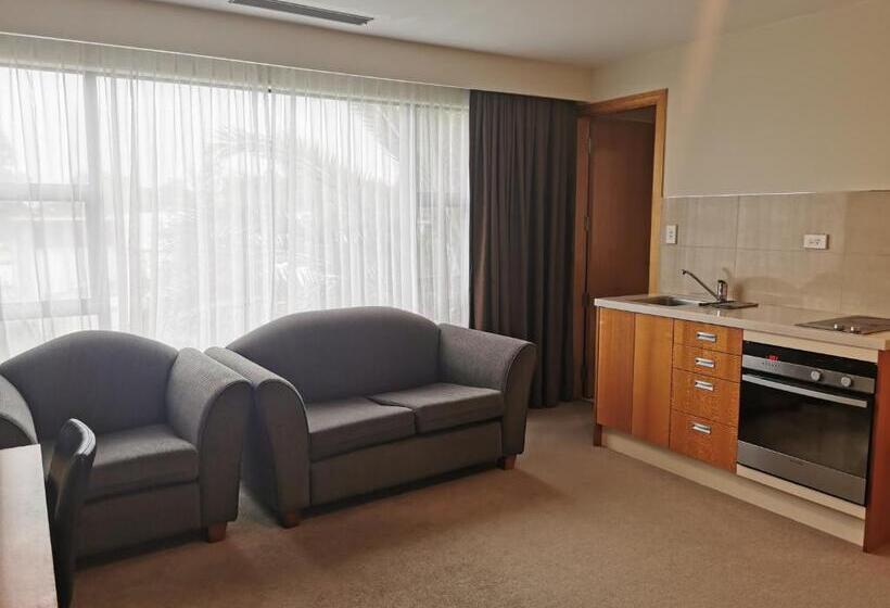 豪华工作室, Boulevard