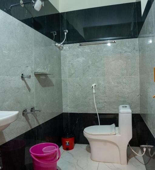 デラックスの4人部屋, Nnp Grand Rameswaram