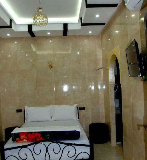 اتاق استاندارد سه نفره, Silia