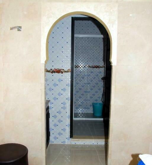 اتاق استاندارد سه نفره, Silia