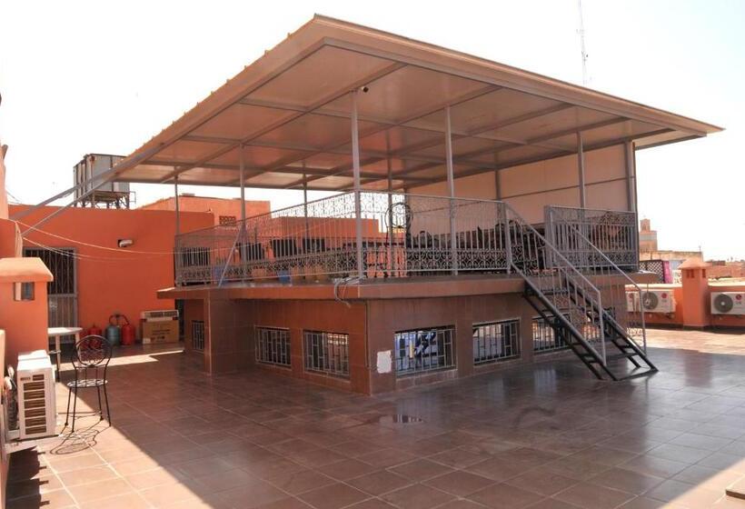 اتاق استاندارد سه نفره, Silia