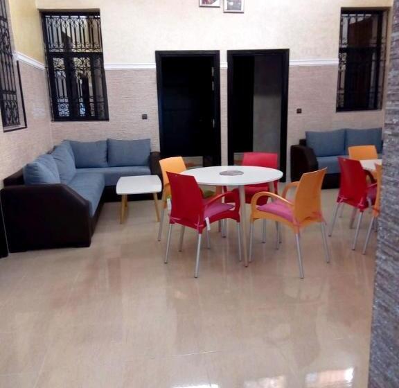 اتاق استاندارد چهار تخته, Silia