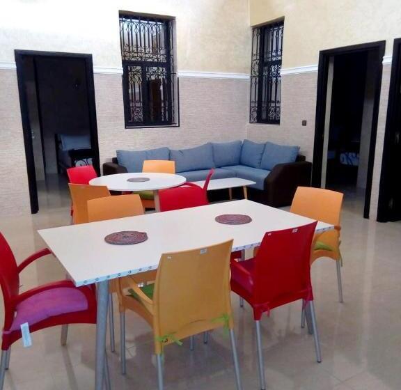 اتاق استاندارد چهار تخته, Silia