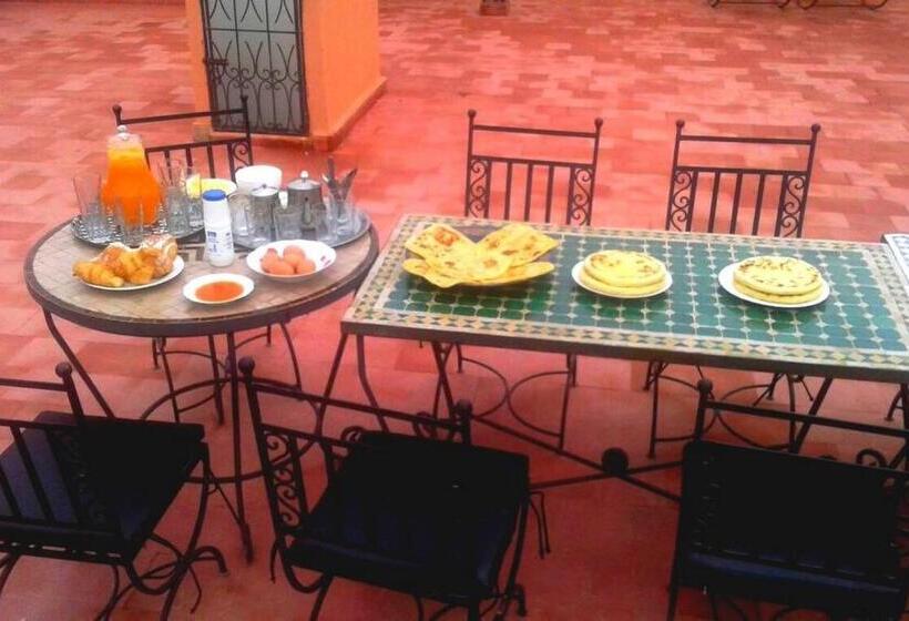 سوییت خانوادگی, Silia