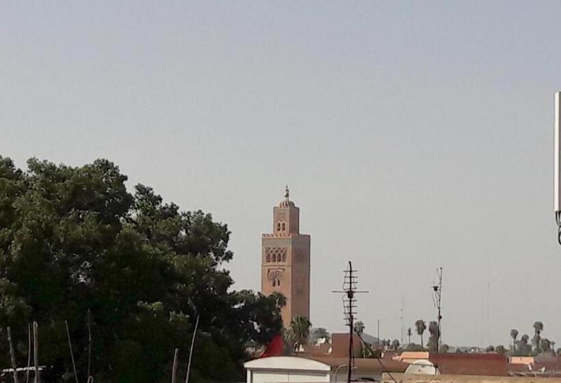 استودیو خانوادگی, Silia