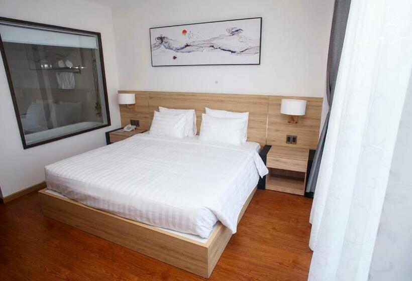 اتاق لوکس با تخت بزرگ, Lily Apartment