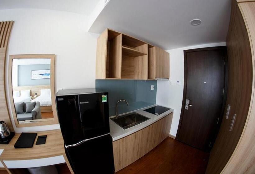 اتاق اجرایی, Lily Apartment