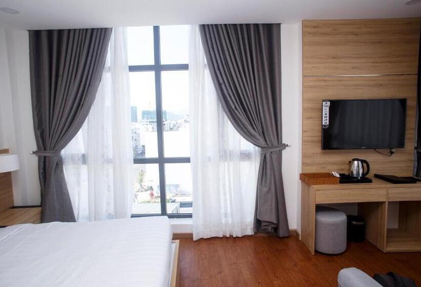 اتاق استاندارد سه تخته با بالکن, Lily Apartment