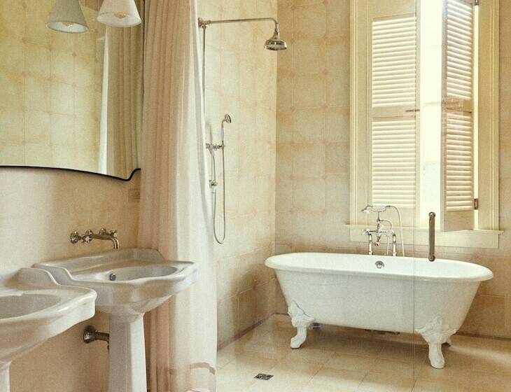 高级大房间, Peter And Paul, An Ash