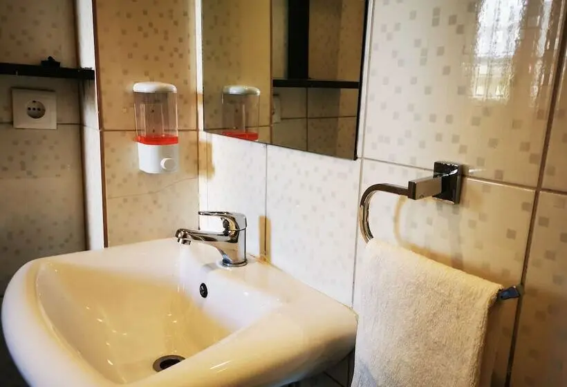 اتاق استاندارد, Stay Inn Guest House