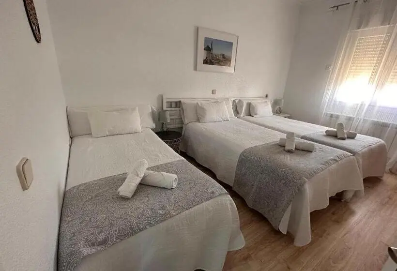 Habitació Triple Estàndard, Consuegra