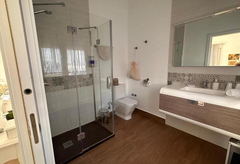 Семейный Номер, Consuegra