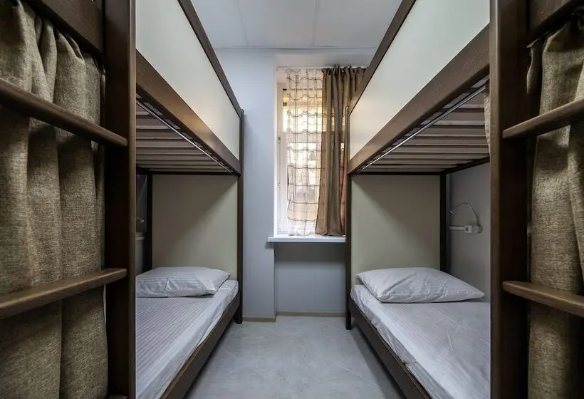 Geteiltes Mehrbettzimmer, Ostriv Hostel