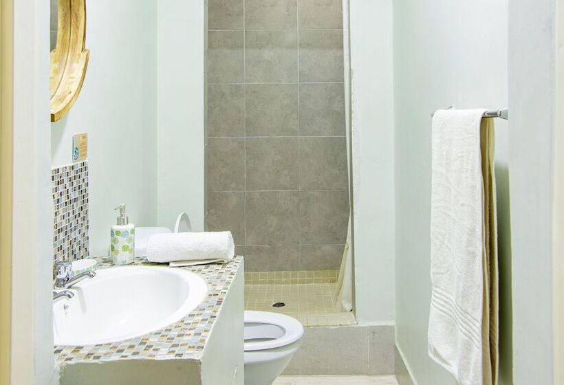 اتاق استاندارد, The Leslie Executive