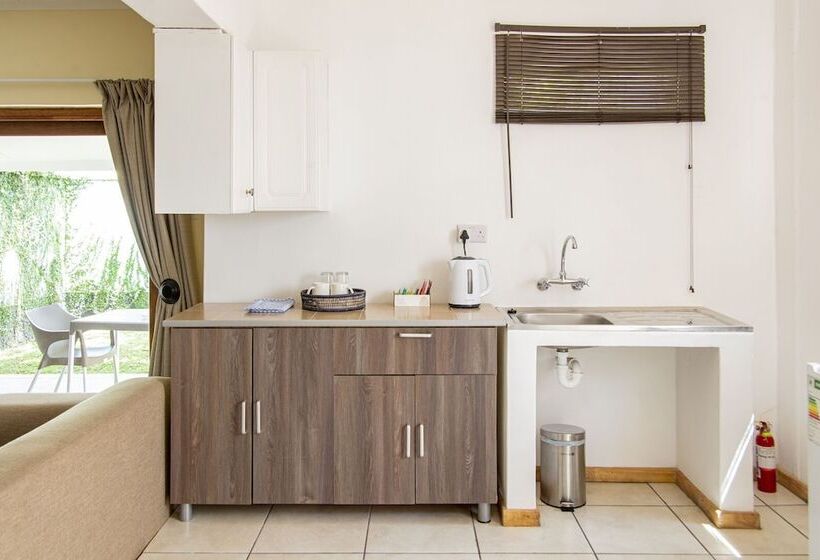 اتاق استاندارد, The Leslie Executive