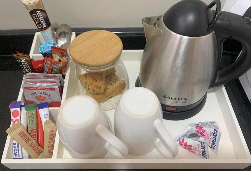 اتاق استاندارد, The Leslie Executive