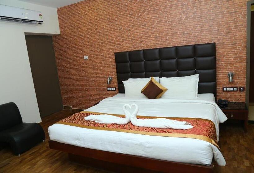 جناح جونيور مزوَّد بشرفة, Merlin International