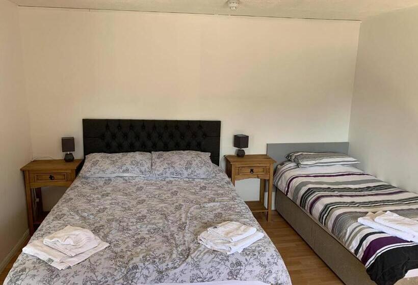 エコノミールーム, The Carisbrooke