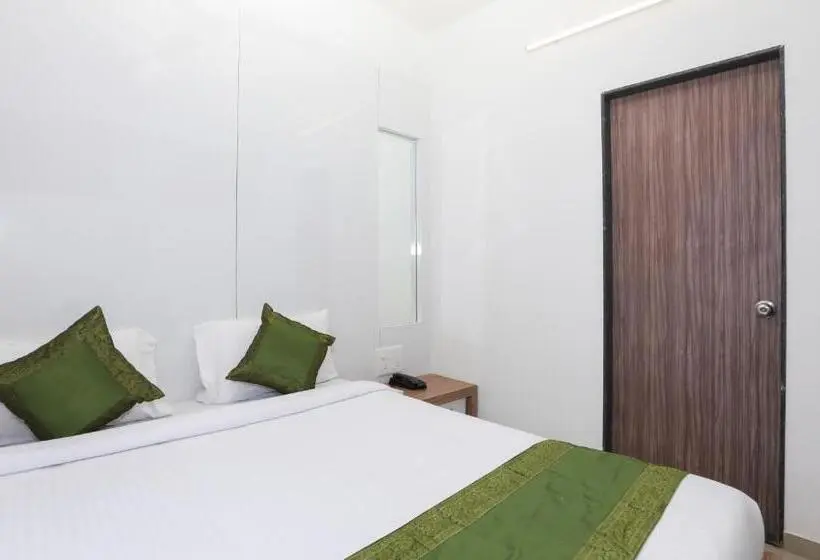 Superior-Zimmer, Treebo Sapphire Studio