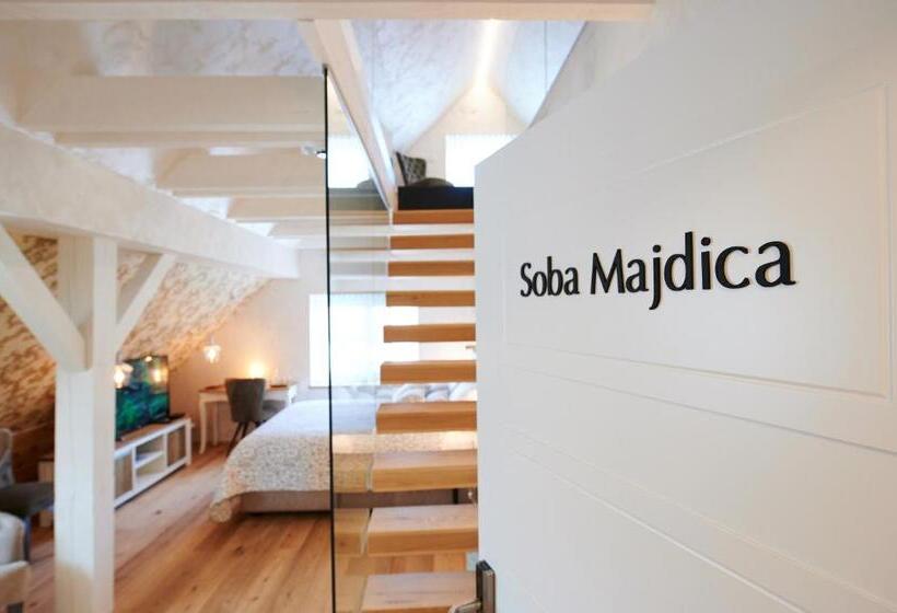 اتاق لوکس سه تخته, Hiša Ančka, Boutique Hotel & Maja Rooms