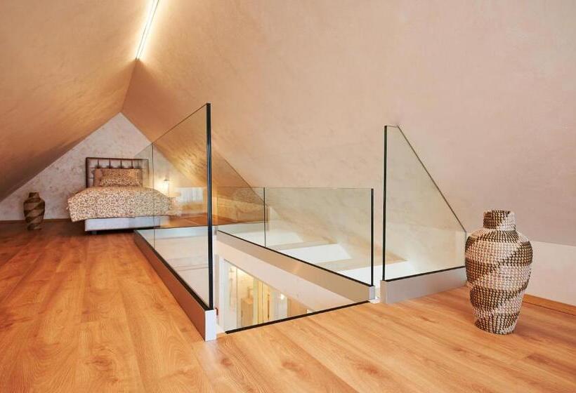 اتاق لوکس سه تخته, Hiša Ančka, Boutique Hotel & Maja Rooms