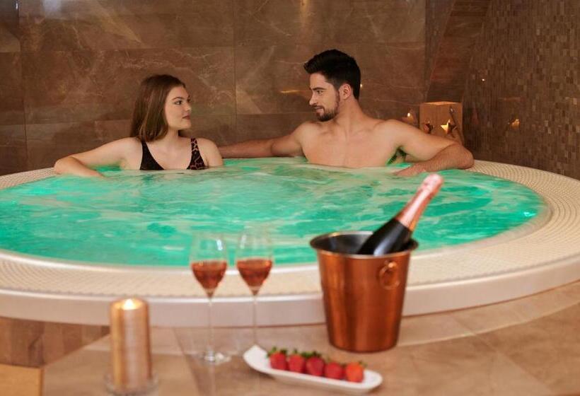 اتاق لوکس سه تخته, Hiša Ančka, Boutique Hotel & Maja Rooms