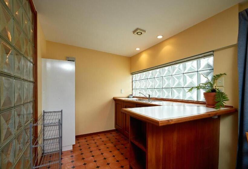 إستوديو قياسى, Sails Motel