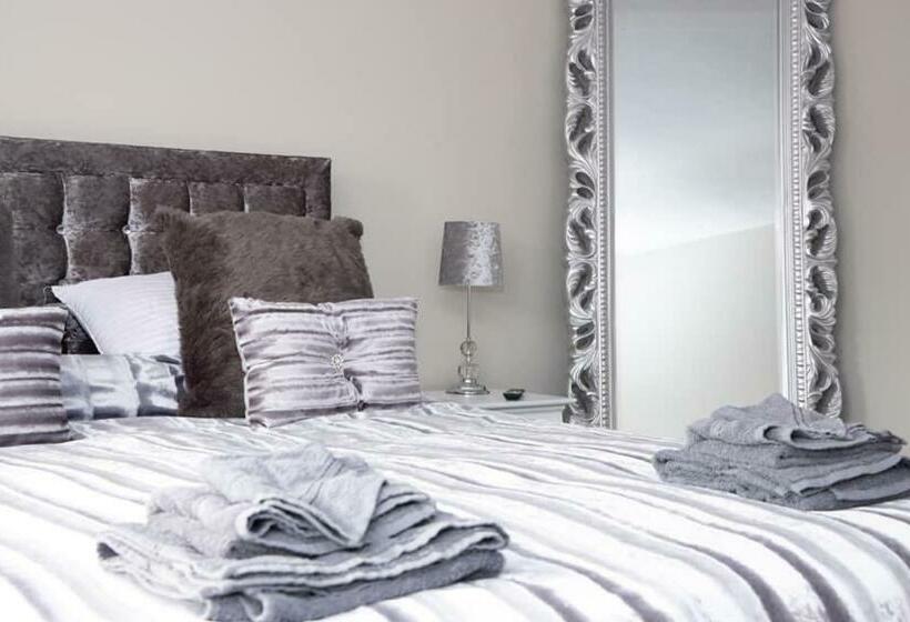 اتاق لوکس, The Sandon