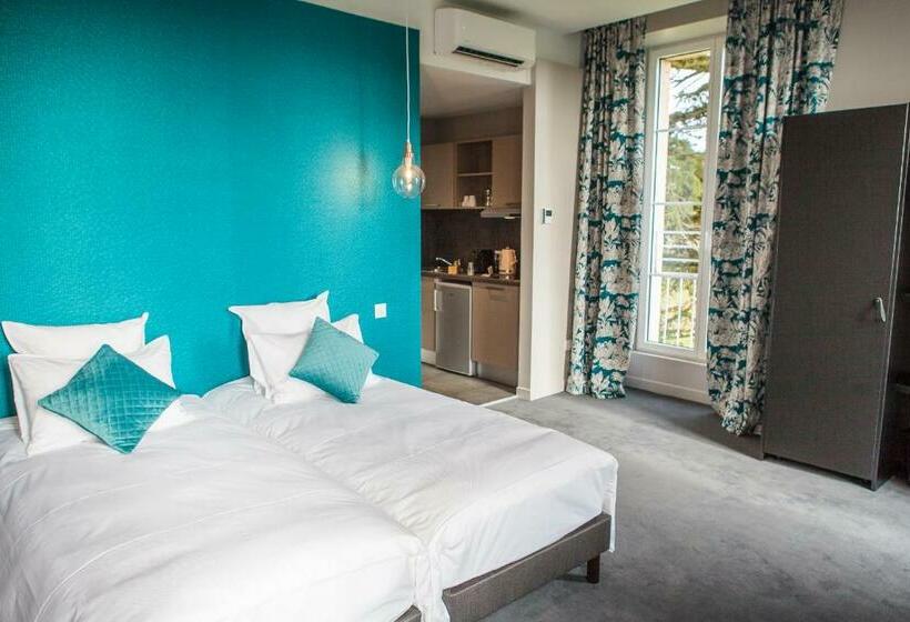 Номер Стандарт, Château De Tauzies, The Originals Relais