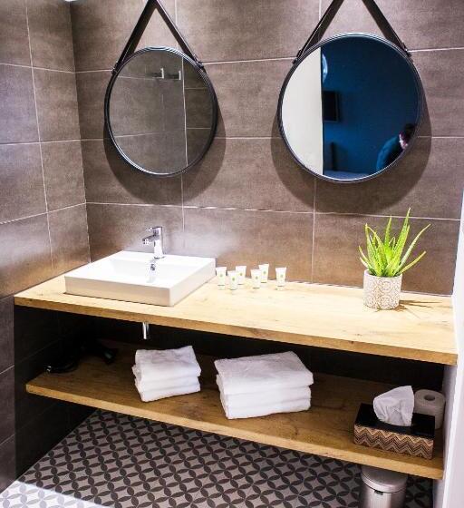 Family Suite, Château De Tauzies, The Originals Relais