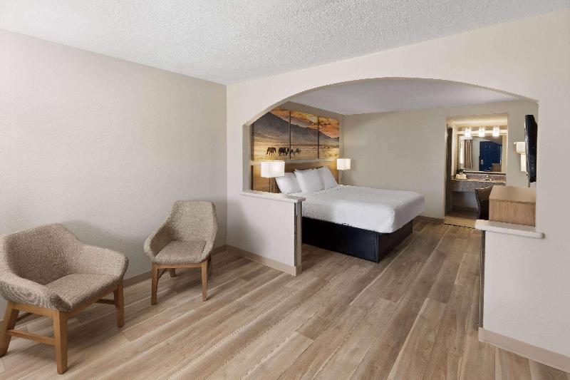 اتاق استاندارد, Roygent Parks Hanoi