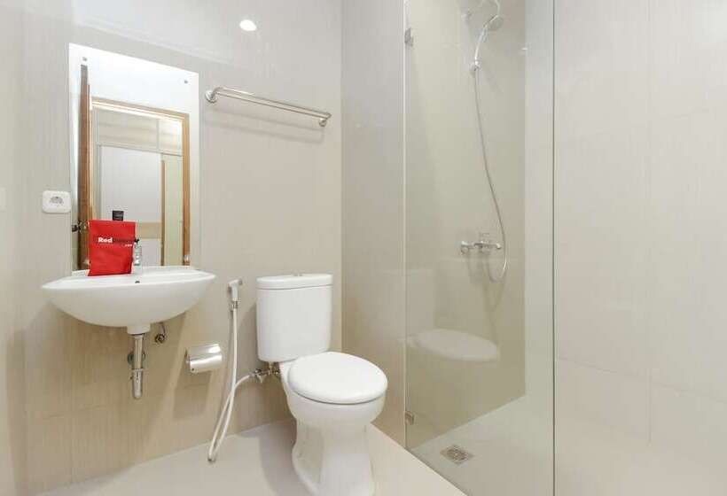 Номер Стандарт, Reddoorz Premium Near Ragunan Zoo 2