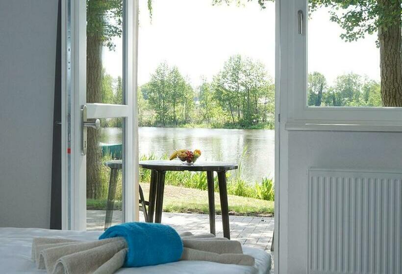 Номер Стандарт, Boootshaus Am Spreeufer