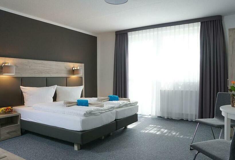 Номер Стандарт, Boootshaus Am Spreeufer