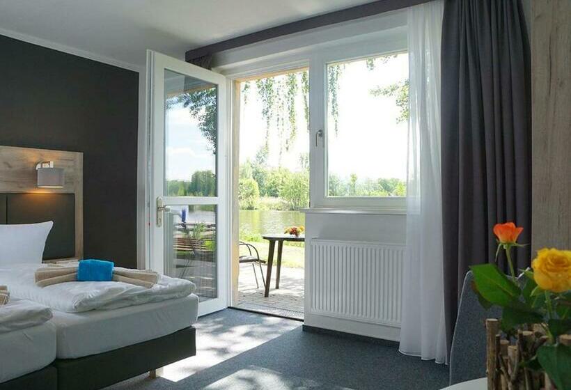 Номер Стандарт, Boootshaus Am Spreeufer