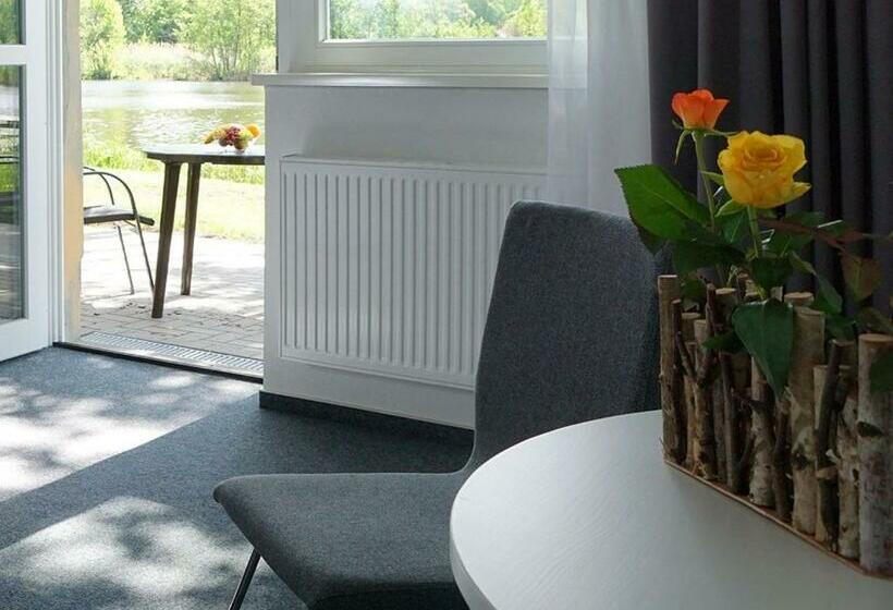 Номер Стандарт, Boootshaus Am Spreeufer